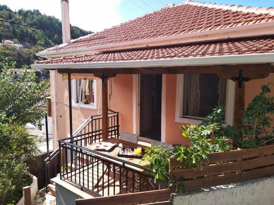 Aggelos House in Kalamitsi Vacation rental in Lefkada, Lefkada Municipality, Greece