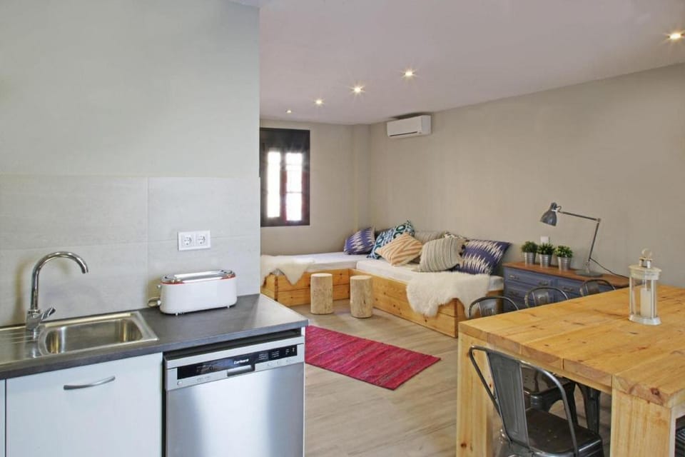 Casa Lemonade in  L'Hospitalet de Llobregat Villa in L'Hospitalet de Llobregat