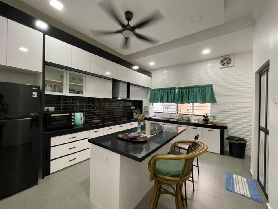 Seputeh Homestay Sungai Buloh Vacation rental in Petaling Jaya