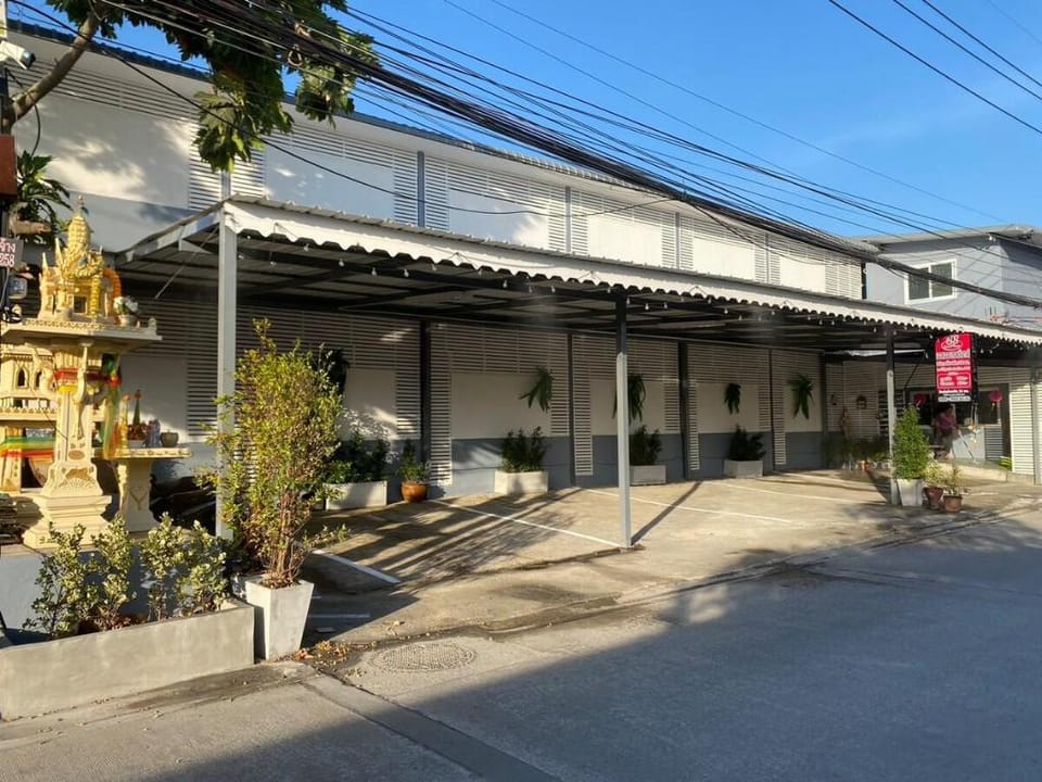 SS Guesthouse Bang Phli Apartment in Bangkok