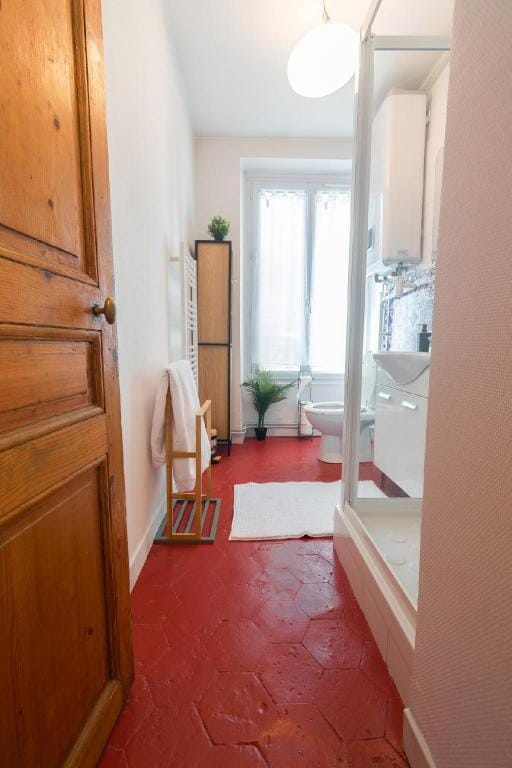 Chic 2 pièces, Paris, 6min gare : Élégance urbaine Apartment in Paris