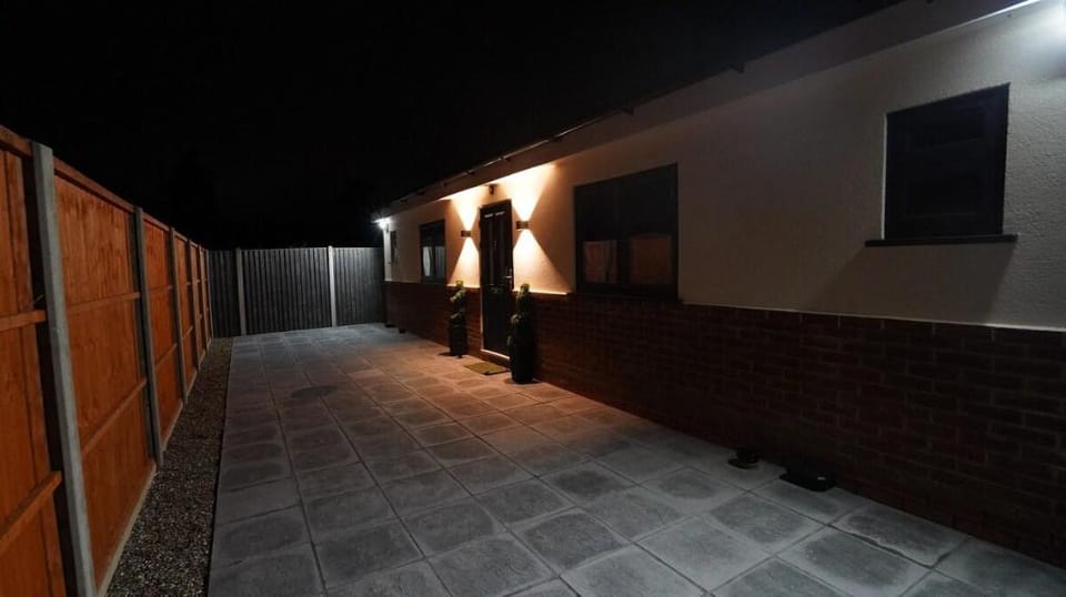 Wisteria House Nr Heathrow Free Parking E2M Stays Vacation rental in Slough
