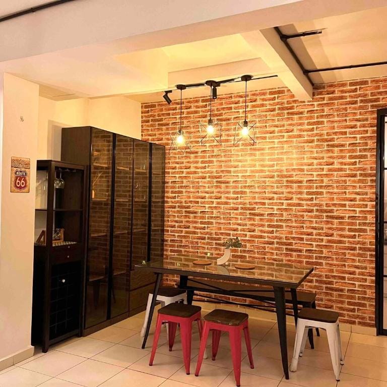 Hey 90’s ~ Netflix/Youtube/Games Vacation rental in Johor