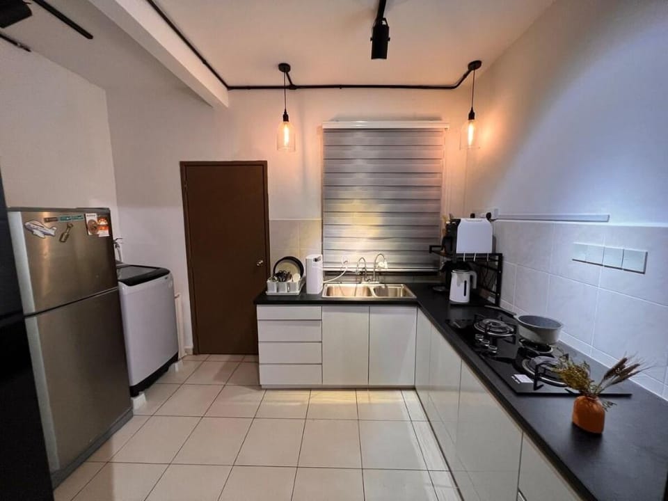 Hey 90’s ~ Netflix/Youtube/Games Vacation rental in Johor
