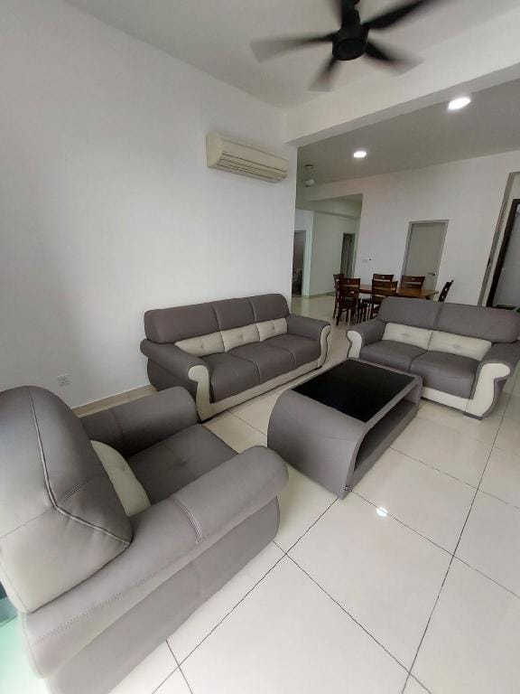 SGC25-Seaview-3room2bath-PrivateHouse-2carpark Vacation rental in George Town