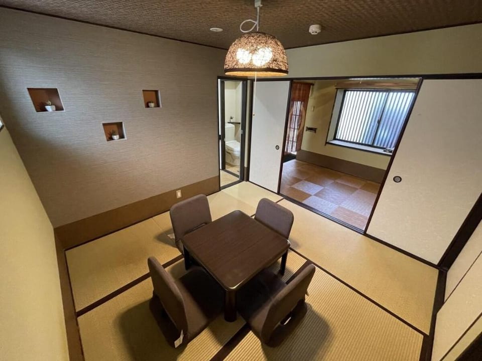 Kanon House: 京阪七条駅徒歩4分・立地条件最高！キッチン完備・室内WIFI有り Vacation rental in Kyoto