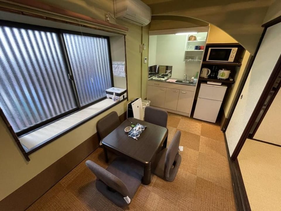 Kanon House: 京阪七条駅徒歩4分・立地条件最高！キッチン完備・室内WIFI有り Vacation rental in Kyoto