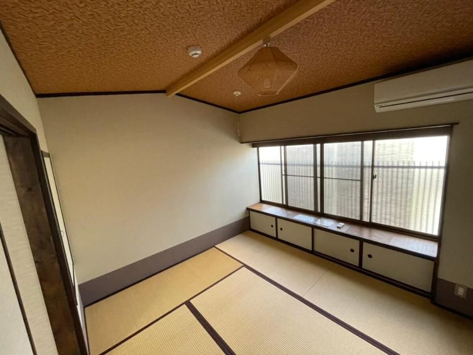 FreeWiFi&Bikes/NearFushimiInariShrine/WholeHouse! Vacation rental in Kyoto