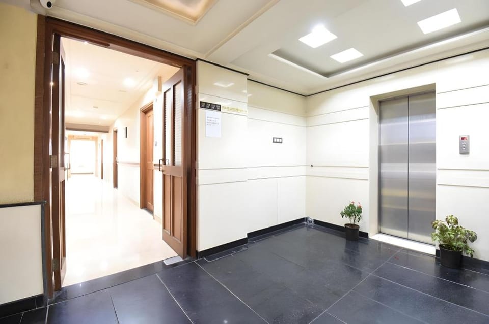 ESTA STAY WAKAD Hotel in Pune