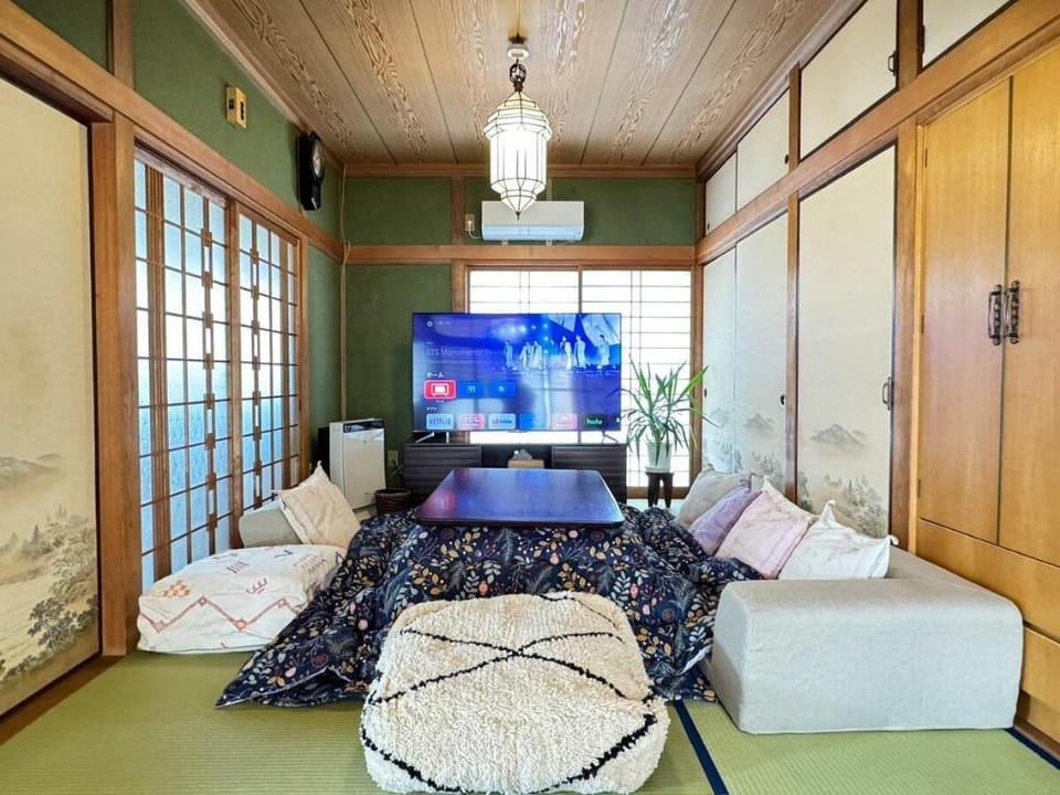 SHACHIHOKO.  Great experience  of traditionalJapan Villa in Japan