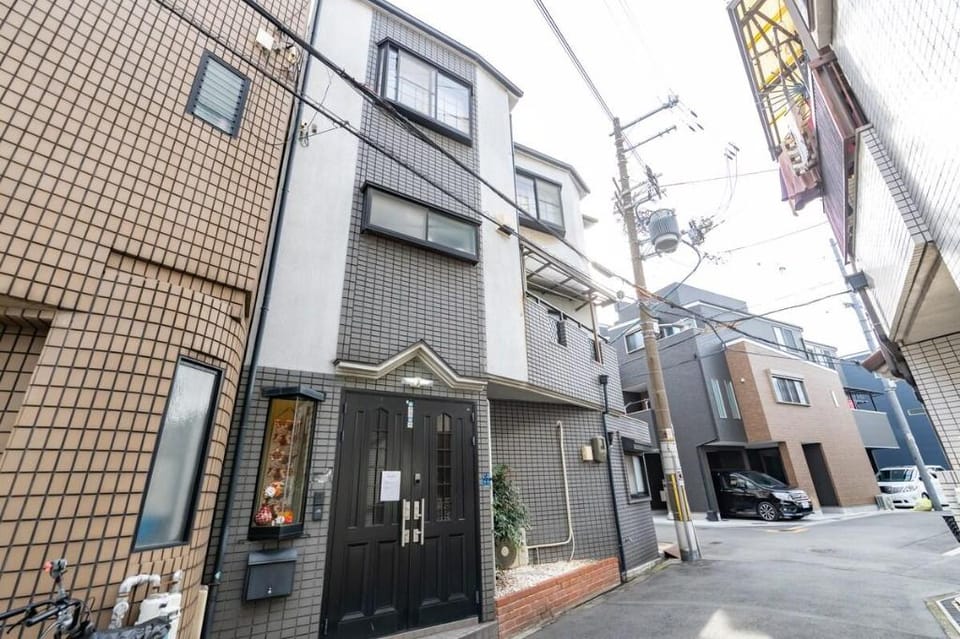 Direct KIX Access spacious 4BR house for 10 pax Vacation rental in Osaka