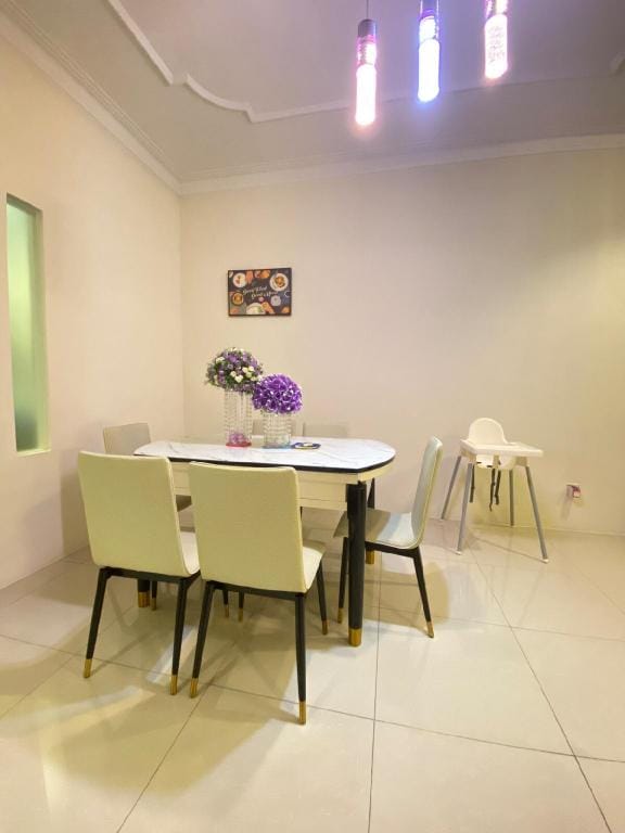 139 Homestay 13 Mins From Airport Baby Friendly Vacation rental in Kuching