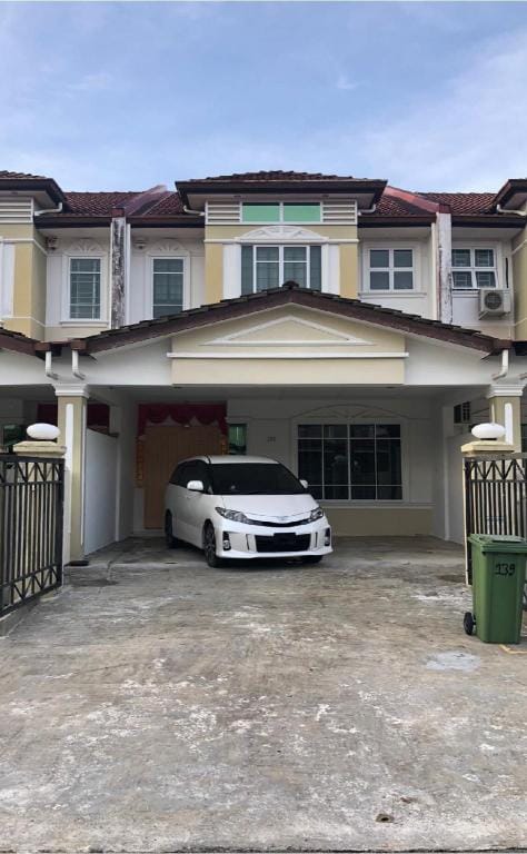 139 Homestay 13 Mins From Airport Baby Friendly Vacation rental in Kuching