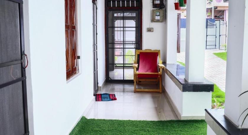 Bobbys Corner Hotel in Alappuzha