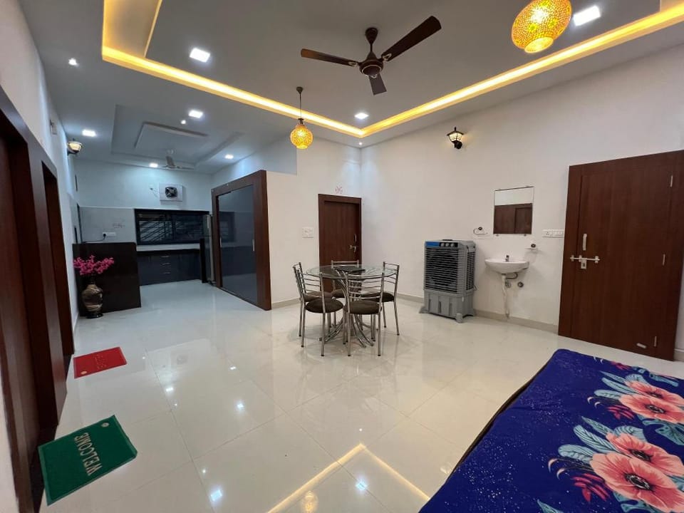 Luxurious Pool Villa Near Fatehsagar/ Pichola lake Villa in Udaipur