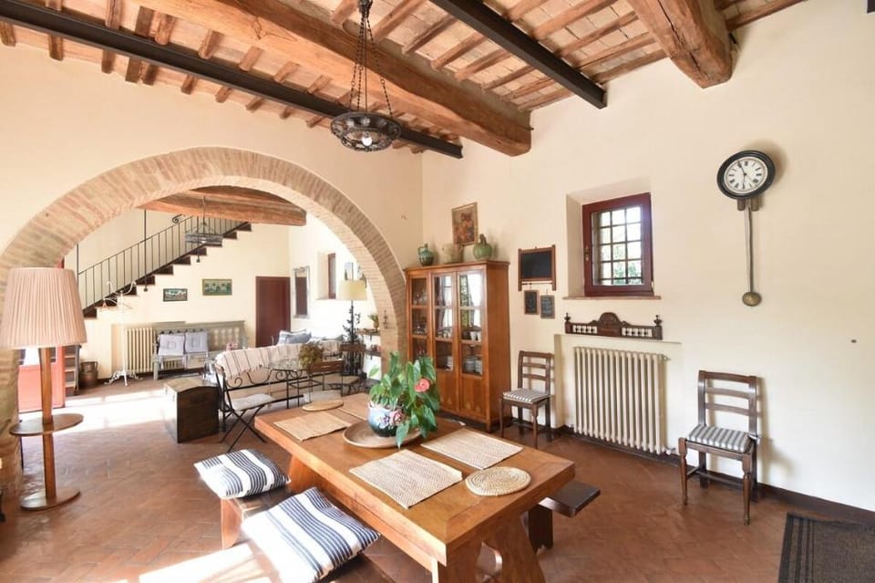 Near Siena (6 km), swimming pool and terrace Apartment in Tuscany