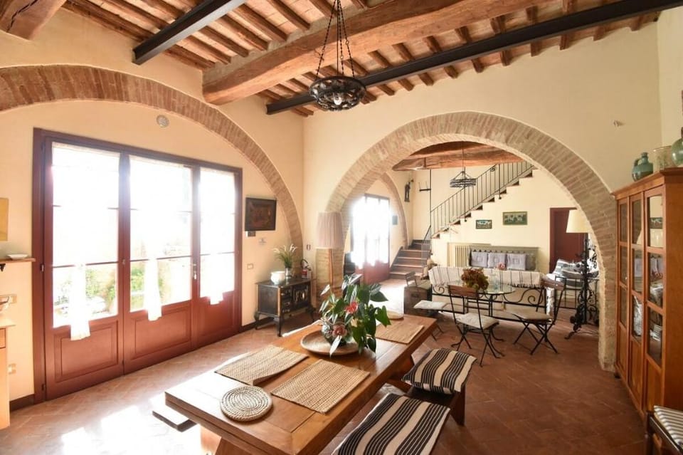 Near Siena (6 km), swimming pool and terrace Apartment in Tuscany