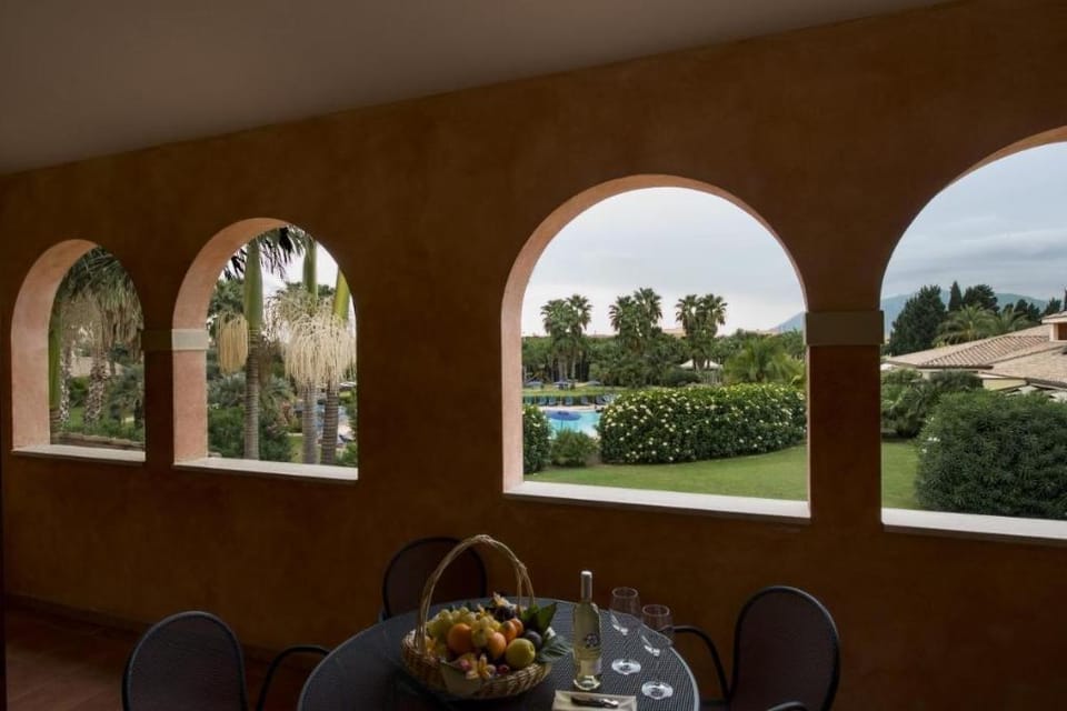 Tranquil Lantana Resort Hotel  Apartments 1 Bedroom room apartment sleeps 5 Apartment in Pula
