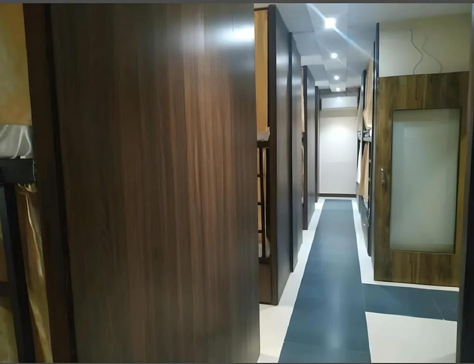 Almas Dormitory Andheri West Near Railway Station Hotel in Mumbai