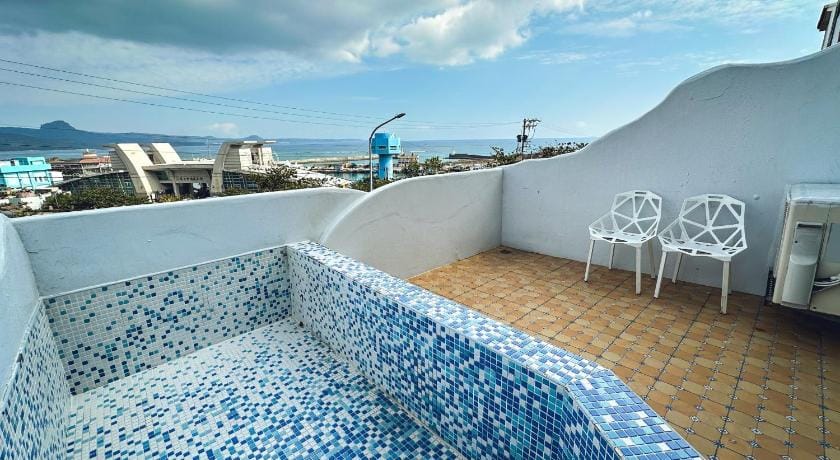 W24 Kenting Homestay, Houbih Lake No. 2 Building Bed and Breakfast in Hengchun Township