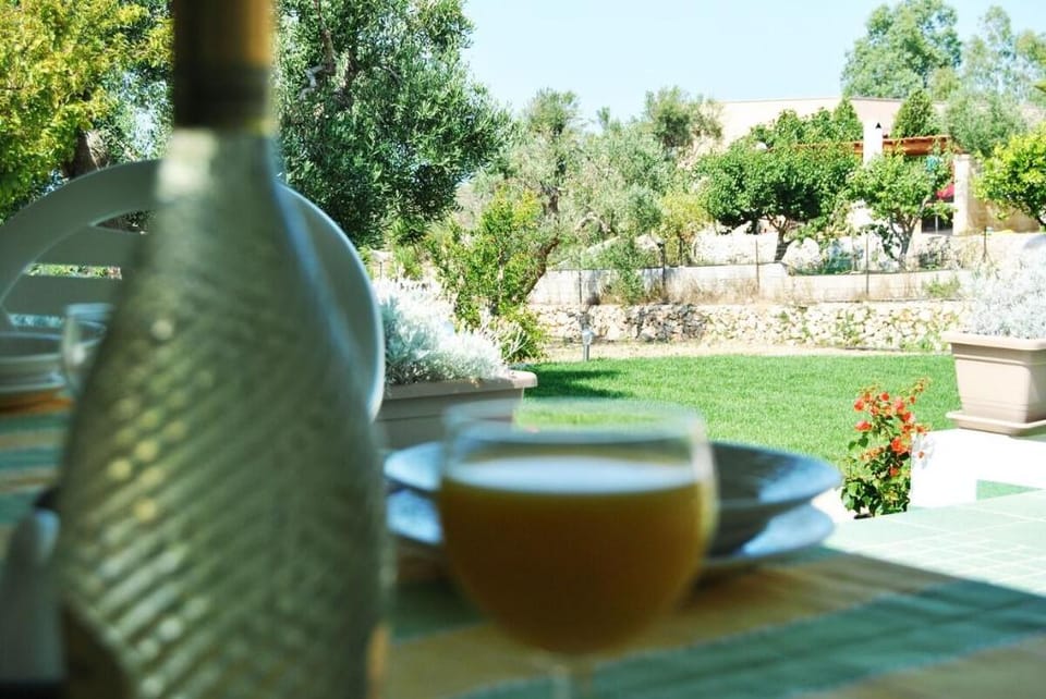 Villetta con piscina vista mare Villa in Apulia