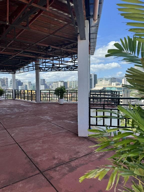 Comfy Condo Near Ayala & IT Park Apartment in Lapu-Lapu City