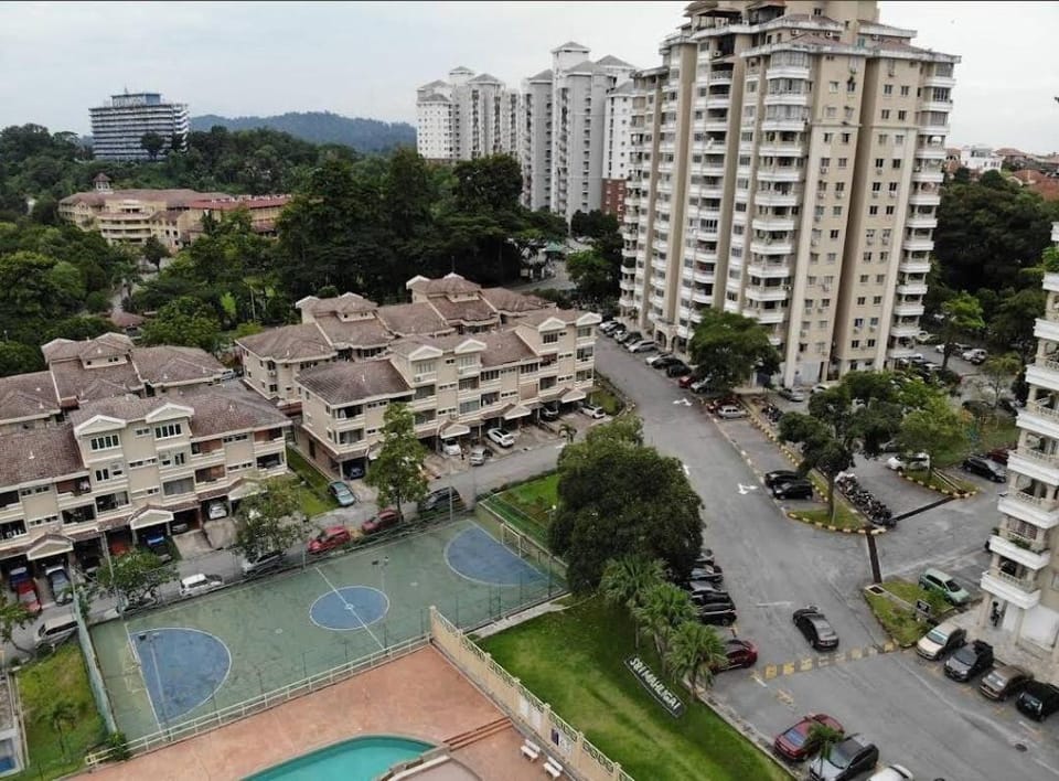 Homestay MAHLIGAI VIEW Masjid Shah Alam UITM 10pax Apartment in Selangor, Malaysia