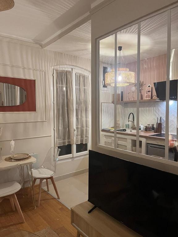 Porte de Versailles - Parking Gratuit Apartment in Issy-les-Moulineaux