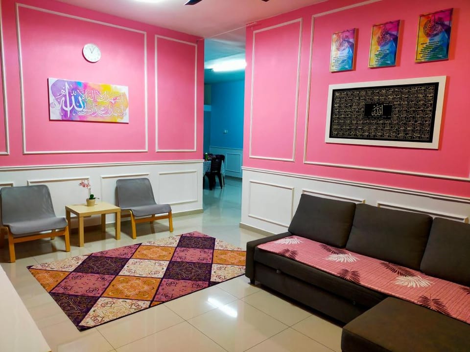 ZulFit Homestay Melaka FULLY AIRCOND + 4 ROOMS Vacation rental in Malacca