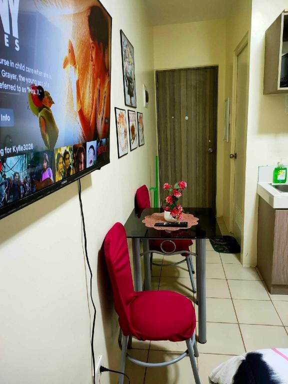 Experience the romantic view of ROCKWELL Apartment in Mandaluyong