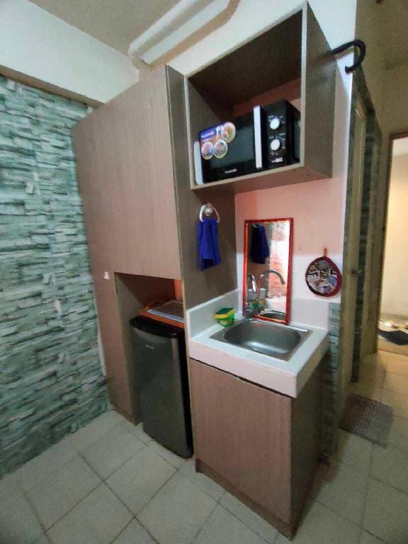 Experience the romantic view of ROCKWELL Apartment in Mandaluyong