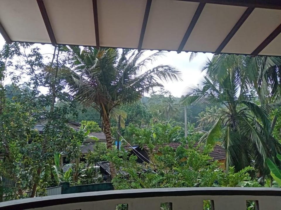 Freedom House with Mountain and Jungle Views Villa in Southern Province