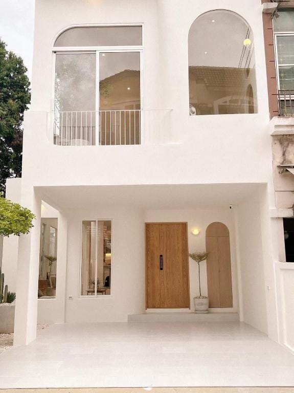 Modern cozy HOME/ Near MRT/ Near JJ market Vacation rental in Bangkok