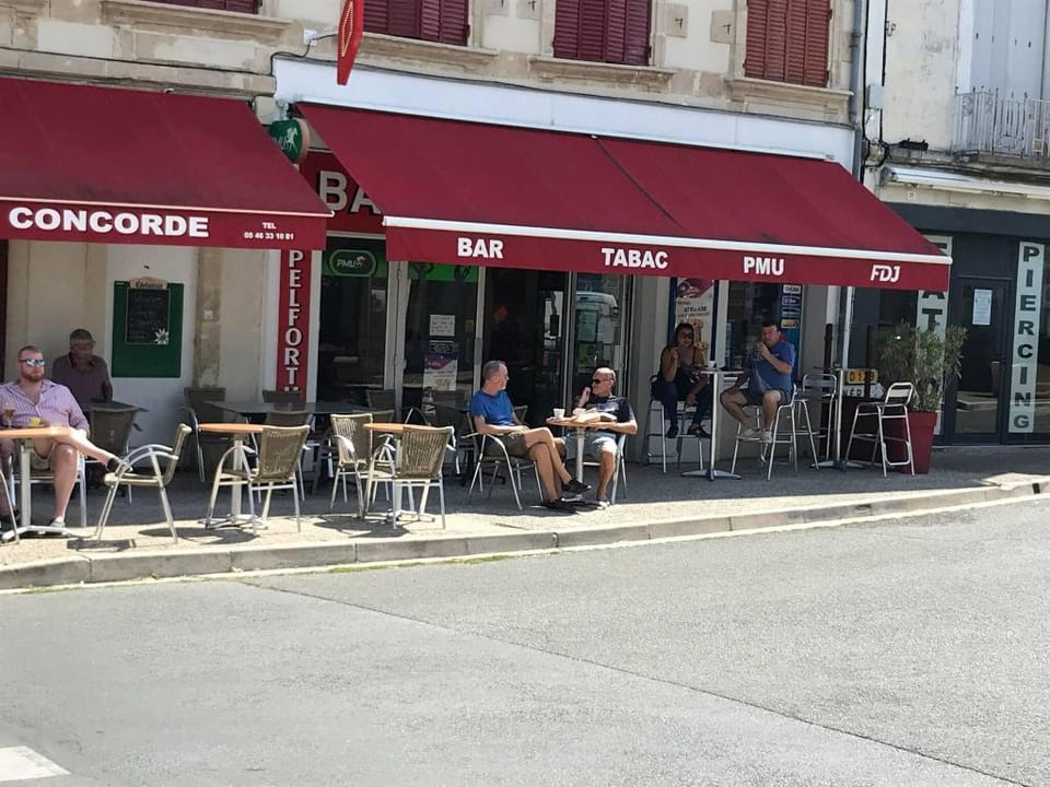 La Maison Saint Pierre, Aulnay Vacation rental in Nouvelle-Aquitaine