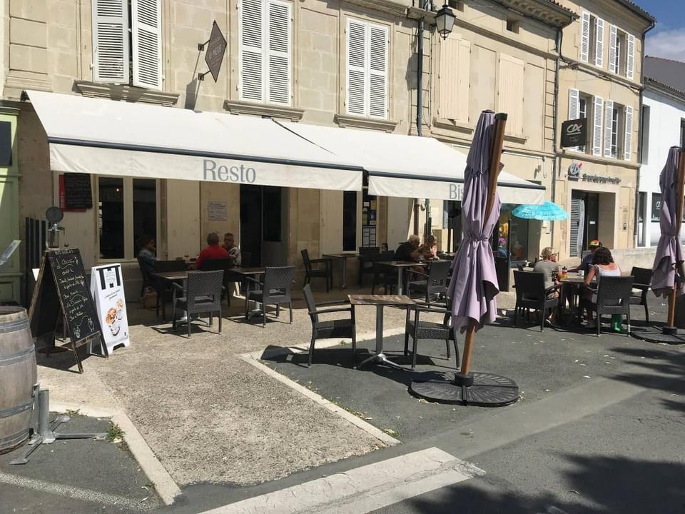 La Maison Saint Pierre, Aulnay Vacation rental in Nouvelle-Aquitaine
