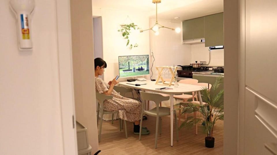 3 rooms / 4 beds / kitchen [Hongik Stn. 3min] Apartment in Seoul
