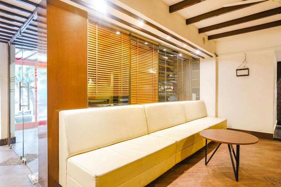 FabHotel WR Grand - Nr RENOVA Hospital, Banjara Hills Hotel in Hyderabad