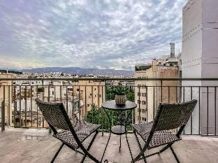 Amazing View 2BR Apartment | Heart of Athens Apartment in Athens