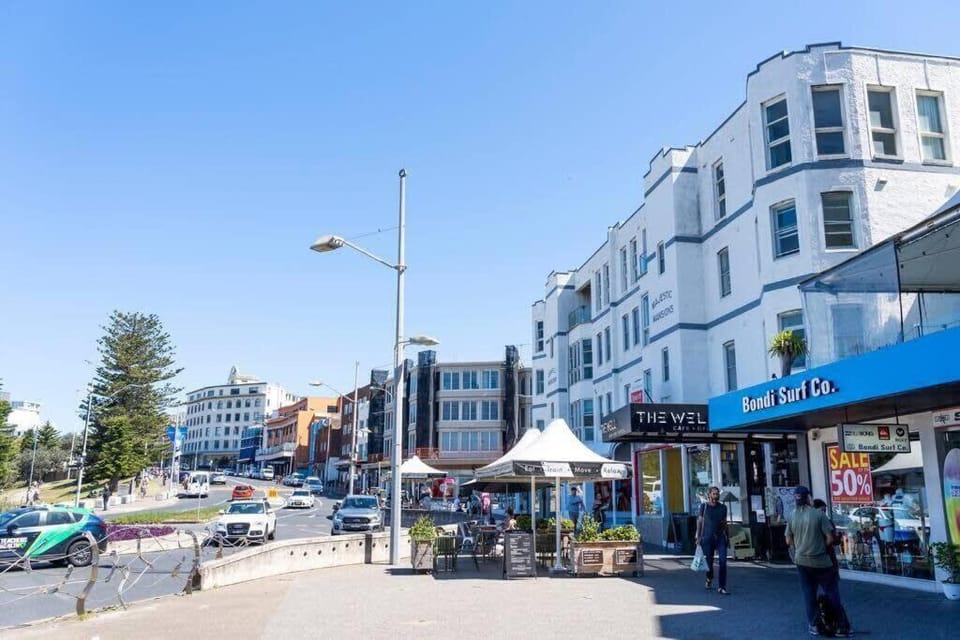 Edward Escape - New Listing | Short Walk to Beach Apartment in Sydney