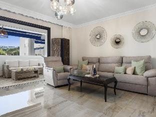Espacioso apartamento en 1ª línea de playa Apartment in Marbella
