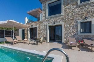 Majestic Stone Villa, Sea View Pool Villa in Cephalonia