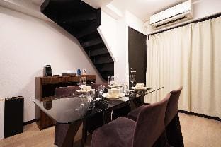 Penthouse 1-bedroom flat in Hiroo Shibuya Apartment in Shibuya