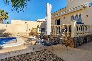 Beautiful and cozy Villa with private pool in urb. San Luis, El Chaparral, Torre Chalet in Vega Baja del Segura