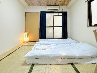 P202駅から2分落着く和室/2名/専用バスルーム/ノンキッチン/荷物預かりOK Apartment in Osaka