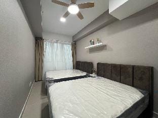 FamilyStudio KLCCView 50mMall Subway RoofTopPoolF4 Apartment in Federal Territory of Kuala Lumpur