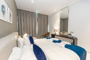 Prive 1 BR Apt with Canal View at Business Bay  Apartment in Dubai