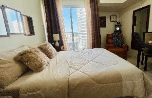 Perfect for honeymooners and shoppers. Apartment in Davao City
