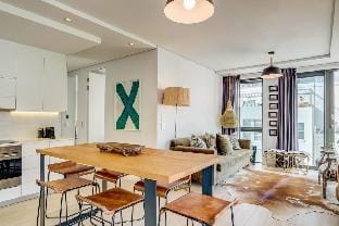 Beautiful Apartment with Mountain Views (404 on N) Vacation rental in Cape Town
