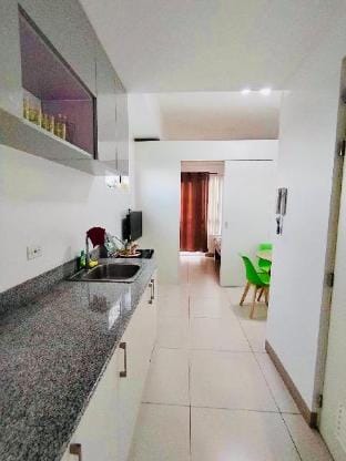 Cool Couple perfect!  Apartment in Tagaytay