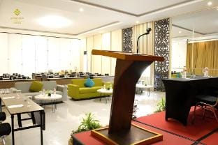 Azalea 1 BR Superior Room Beach Center NE136A Apartment in Batu Layar